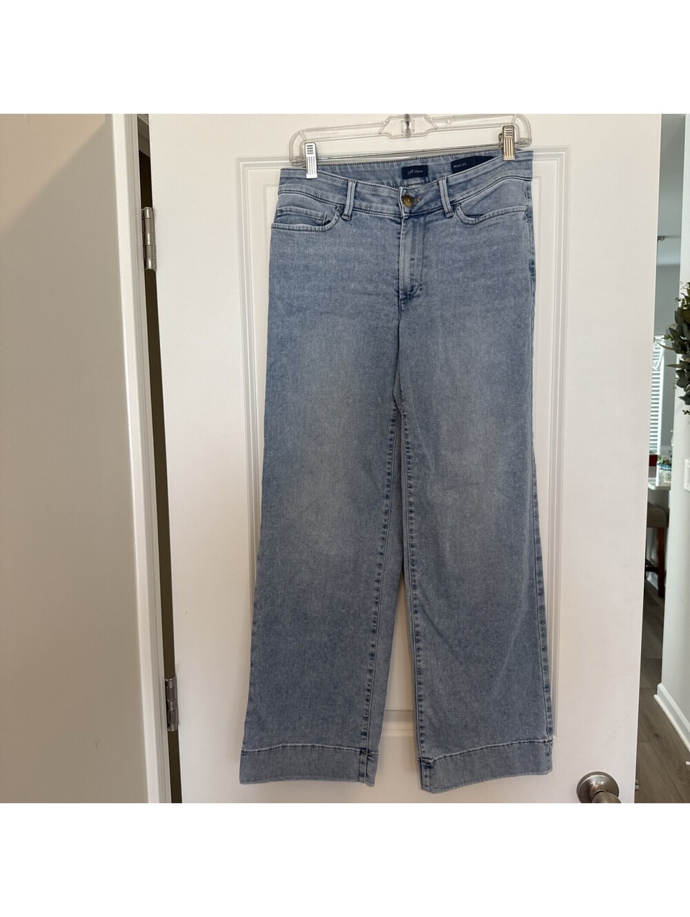 J. Jill Denim Wide Leg Size 4 Light Wash Inseam 27”